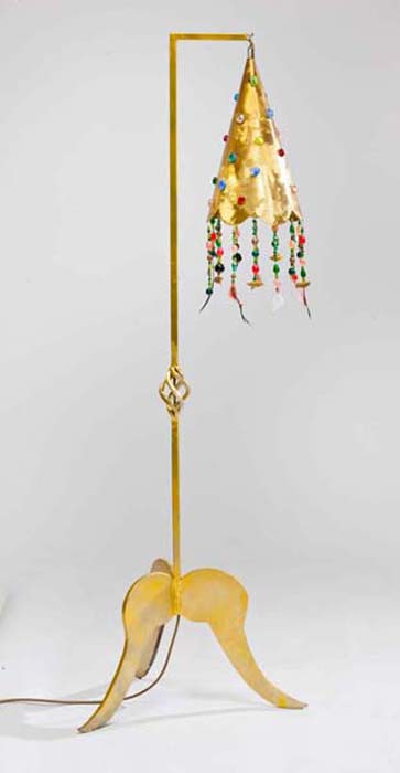 Stehlampe 'Zwirbel' - 590,00 € - Messing, Stahl gold lackiert - H ca. 150 cm